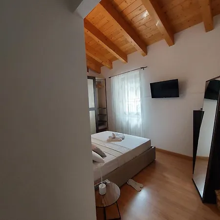 Loft Centro Storico - Open Space Adele Apartment Tirano