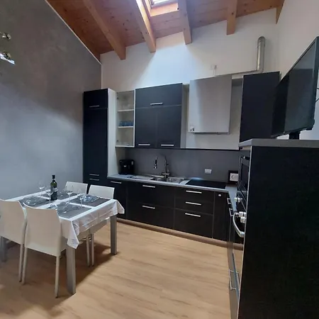 Loft Open Space Adele -tirano Centro Storico *