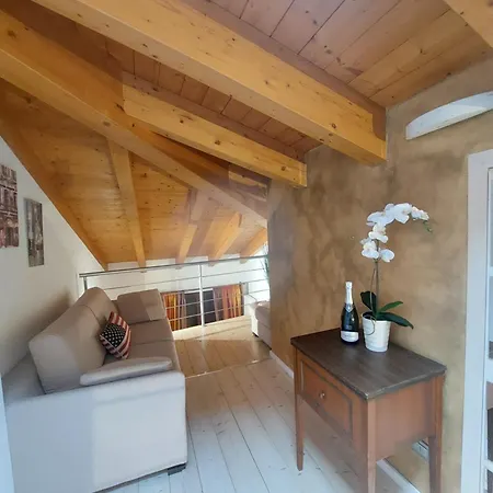 Loft Open Space Adele -tirano Centro Storico Apartman Tirano