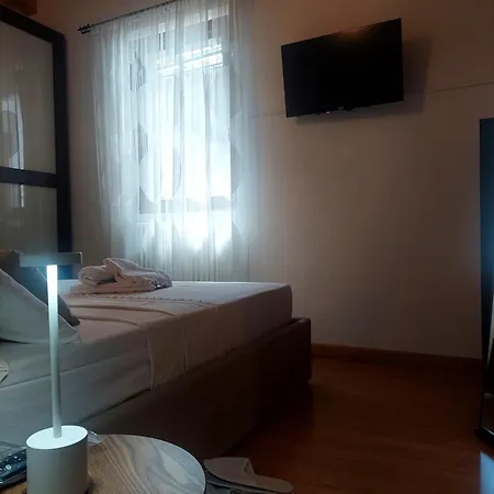 Loft Open Space Adele -tirano Centro Storico Apartman *