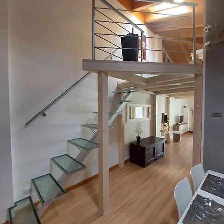 Loft Open Space Adele -tirano Centro Storico