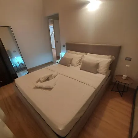 Loft Open Space Adele -tirano Centro Storico Тирано