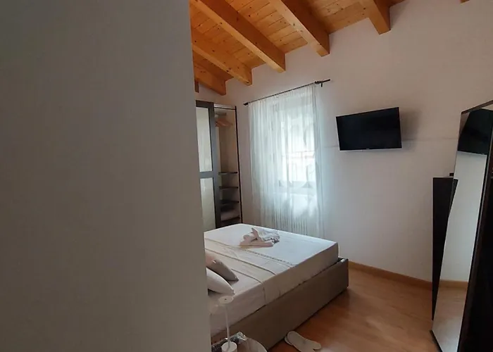 Loft Open Space Adele -tirano Centro Storico Apartman Tirano