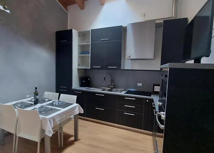 Loft Open Space Adele -tirano Centro Storico *