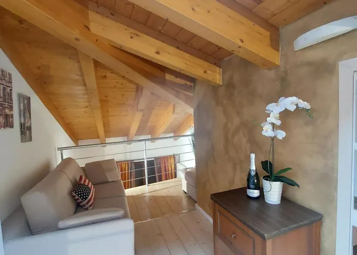 Loft Open Space Adele -tirano Centro Storico Apartman Tirano